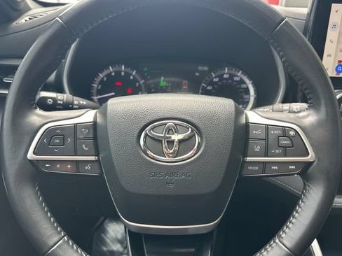 Used 2023 Toyota Highlander XSE AWD/4WD image 27