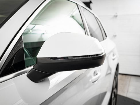 Used 2023 Audi Q5 2.0T Premium w/ Convenience Package image 14