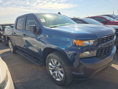 Used 2020 Chevrolet Silverado 1500 Custom w/ Custom Value Package image 4