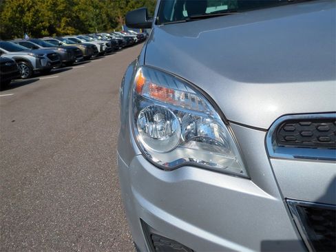 Used 2015 Chevrolet Equinox LS image 9