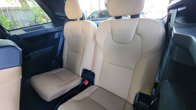Used 2016 Volvo XC90 T6 Momentum w/ Momentum Plus Package AWD/4WD image 13