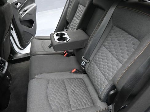 Used 2020 Chevrolet Equinox LT image 17