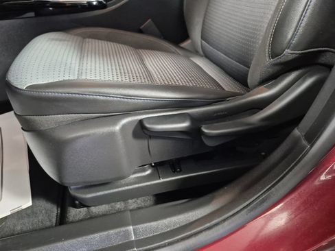 Used 2024 Chevrolet Trax LT w/ Driver Confidence Package FWD image 7