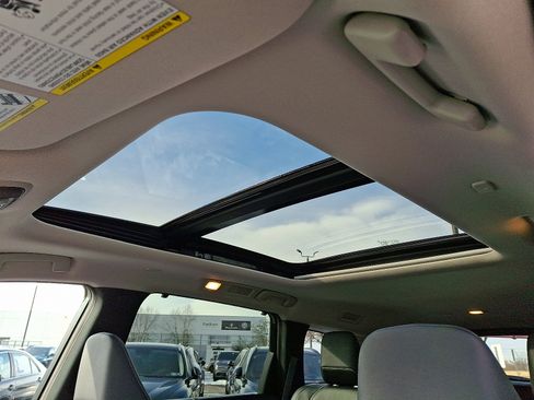 Certified 2025 INFINITI QX60 Luxe image 15