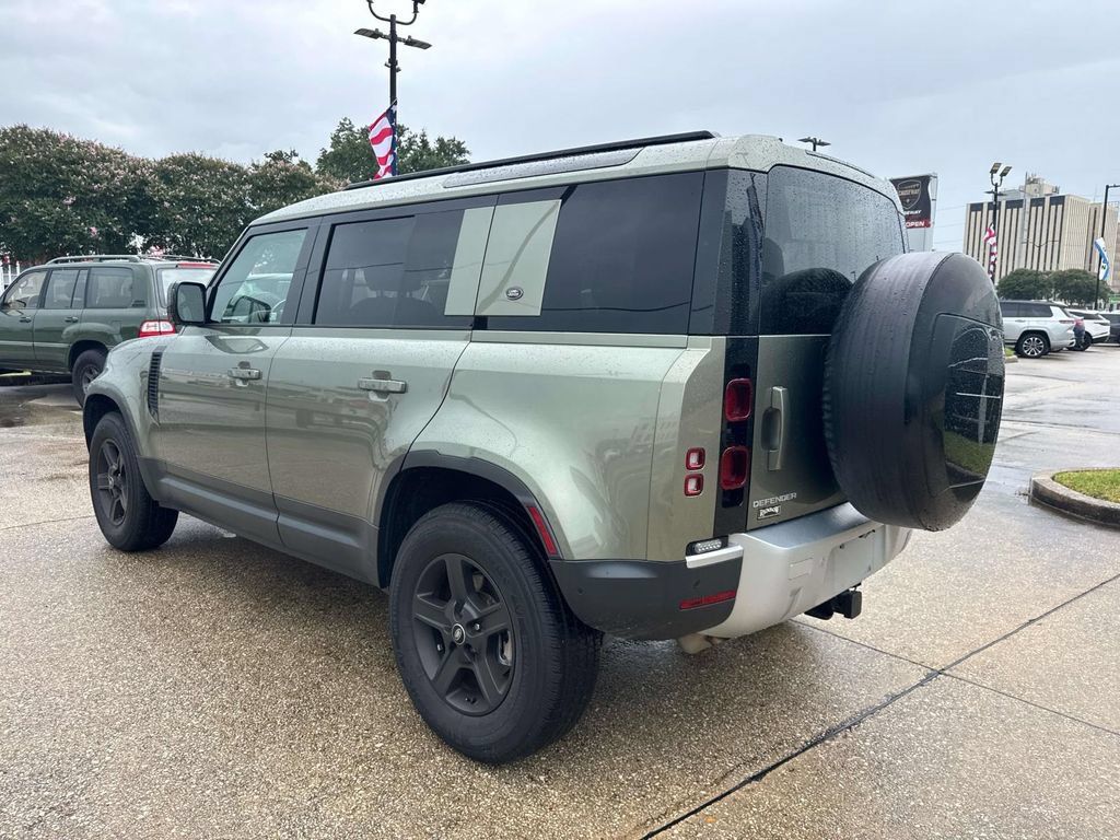 Used 2022 Land Rover Defender 110 S AWD/4WD image 5