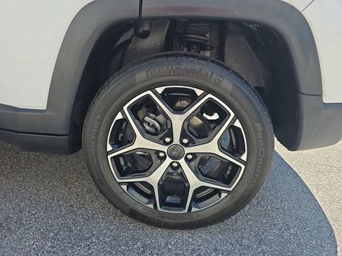 Used 2025 Jeep Compass Limited w/ Sun & Sound Group AWD/4WD image 32