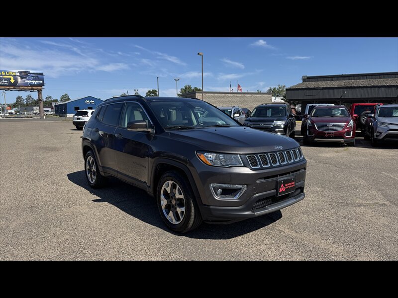 Used 2018 Jeep Compass Limited w/ Navigation Group AWD/4WD image 3