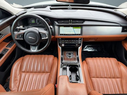 Used 2018 Jaguar XF Portfolio AWD/4WD image 15