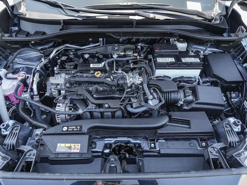 Used 2025 Toyota Corolla Cross L FWD image 31