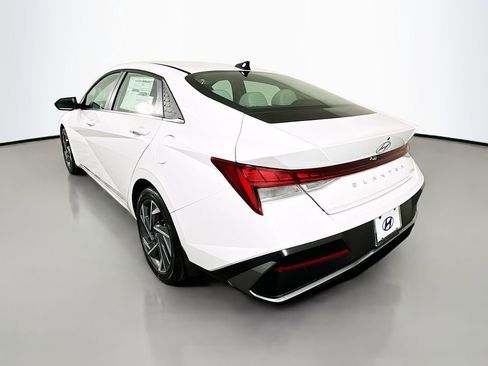 New 2025 Hyundai Elantra Limited image 7