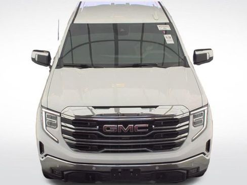 Used 2023 GMC Sierra 1500 SLT w/ SLT Premium Plus Package AWD/4WD image 8