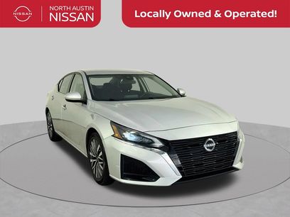Used 2023 Nissan Altima 2.5 SV