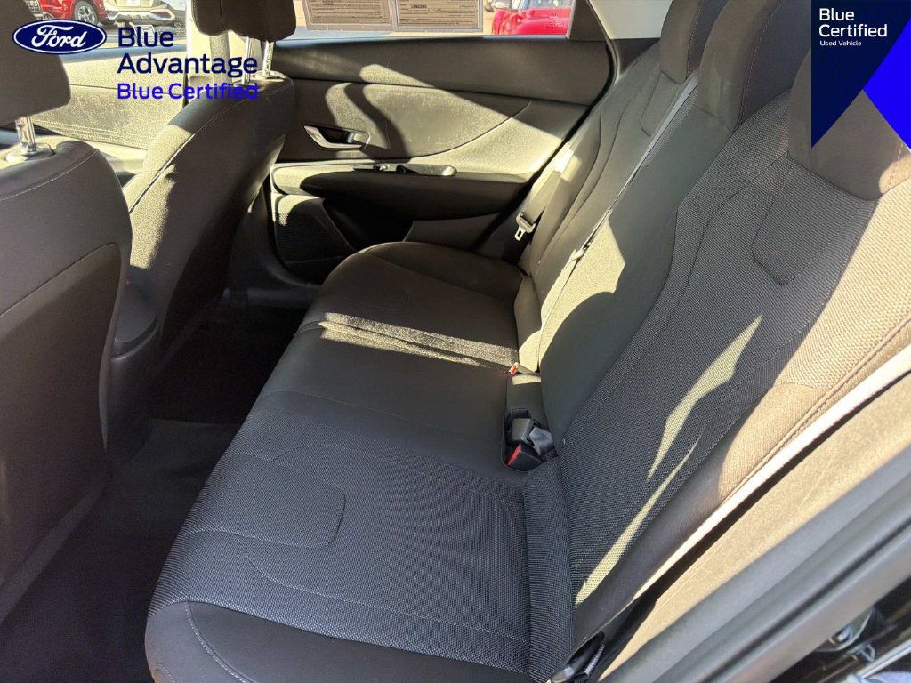 Used 2021 Hyundai Elantra SE FWD image 12