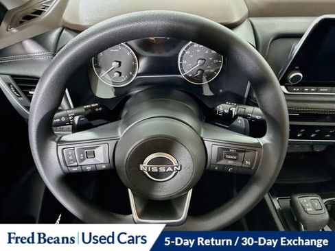 Used 2023 Nissan Rogue S AWD/4WD image 17