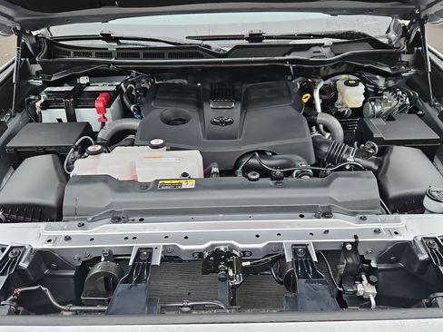 Used 2024 Toyota Tundra Limited w/ TRD Off-Road Package image 31