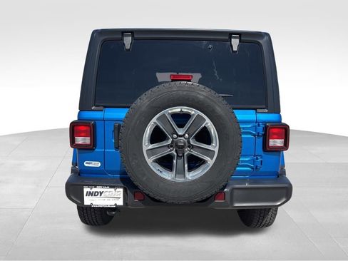 Used 2022 Jeep Wrangler Unlimited Sahara w/ Cold Weather Group AWD/4WD image 6