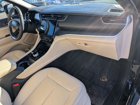 Used 2024 Jeep Grand Cherokee Limited 4xe image 33