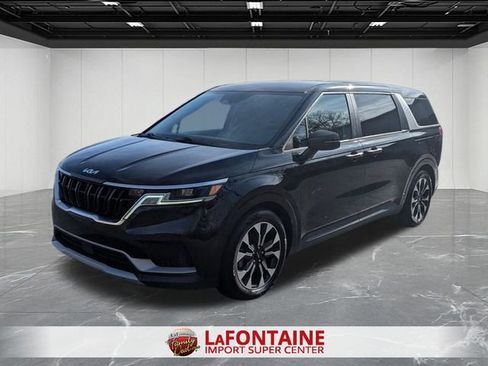 Certified 2022 Kia Carnival EX image 1