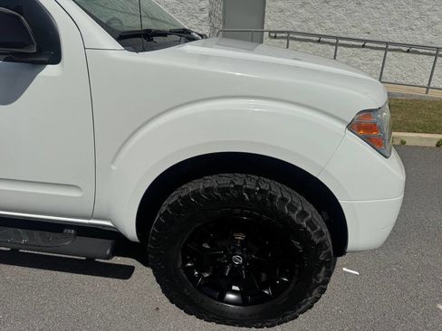 Used 2018 Nissan Frontier SV w/ Value Truck Package image 5