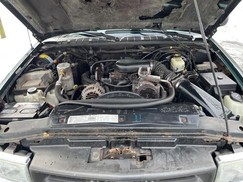 Used 2002 Chevrolet S10 Pickup LS w/ LS Preferred Equipment Group image 40