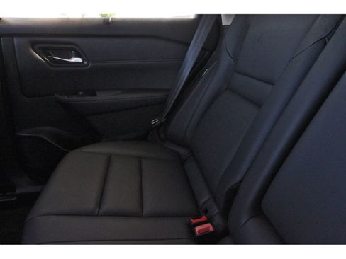 Certified 2025 Nissan Rogue SL w/ SL Premium Package FWD image 15