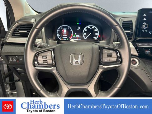 Used 2025 Honda Odyssey EX-L image 16