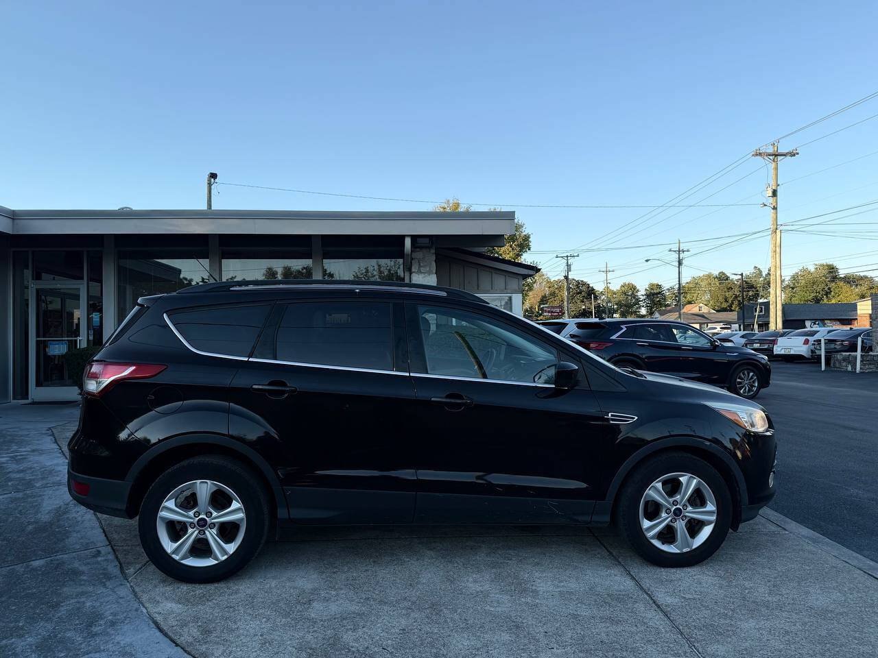 Used 2016 Ford Escape SE w/ Equipment Group 201A FWD image 6