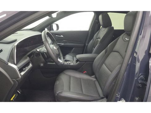 Used 2024 Cadillac XT4 Sport image 6