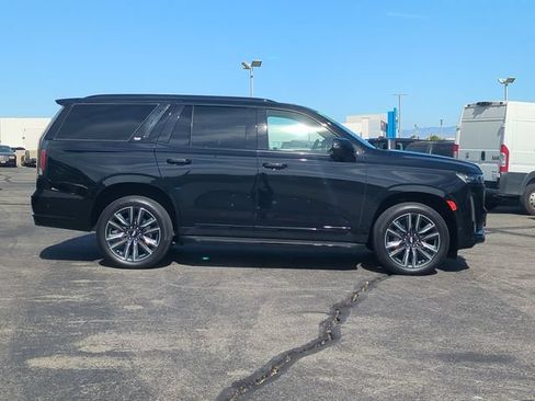 Used 2024 Cadillac Escalade Sport RWD image 9