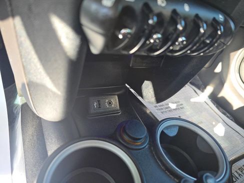 Used 2013 MINI Cooper S FWD image 32