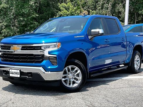 Used 2023 Chevrolet Silverado 1500 LT w/ Protection Package AWD/4WD image 3
