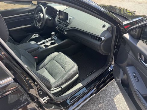 Used 2022 Nissan Altima 2.5 SV FWD image 15