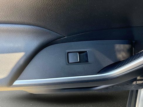 Used 2025 Toyota RAV4 XLE image 12