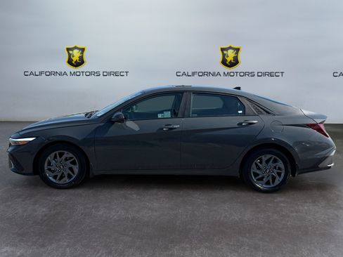 Used 2024 Hyundai Elantra SEL FWD image 2