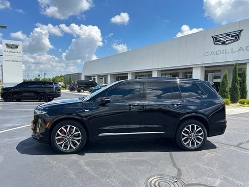 Certified 2024 Cadillac XT6 Sport w/ LPO, Floor Liner Package AWD/4WD image 8