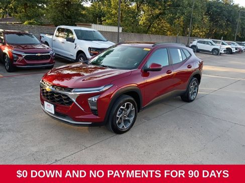 Used 2025 Chevrolet Trax LT w/ LT Convenience Package FWD image 1