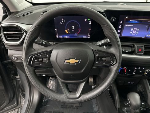 Used 2024 Chevrolet TrailBlazer LS AWD/4WD image 14
