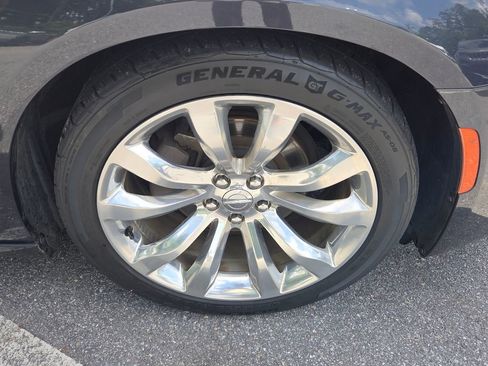 Used 2017 Chrysler 300 C w/ Safetytec Plus Group RWD image 16