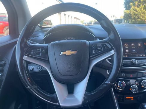 Used 2018 Chevrolet Trax Premier w/ Midnight Edition AWD/4WD image 20