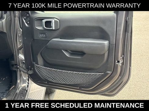 Used 2022 Jeep Wrangler Unlimited Rubicon 4xe w/ Cold Weather Group AWD/4WD image 8