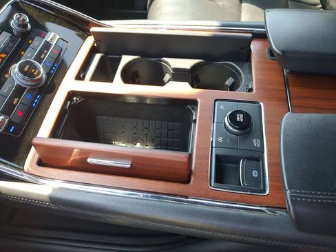 Used 2023 Lincoln Navigator Reserve AWD/4WD image 24