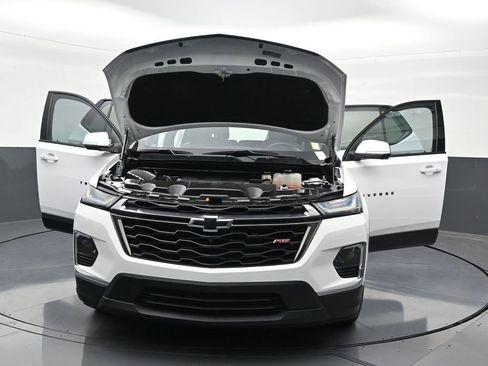 Used 2023 Chevrolet Traverse RS image 42