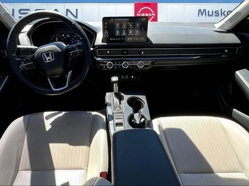 Used 2023 Honda Civic Touring image 7