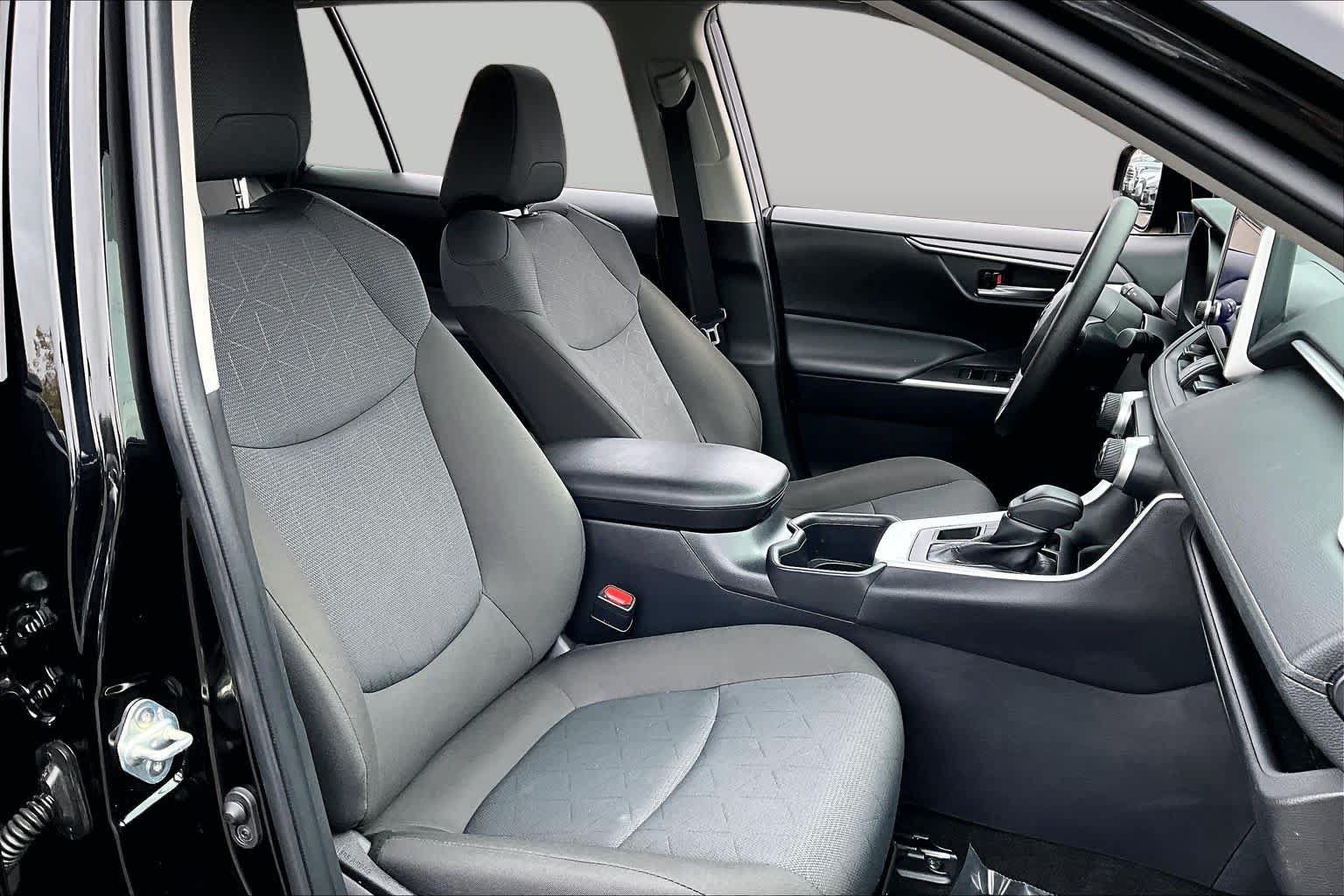Certified 2025 Toyota RAV4 XLE AWD/4WD image 8
