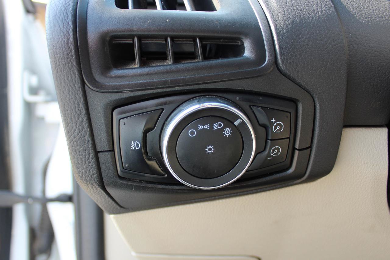 Used 2012 Ford Focus SE FWD image 47