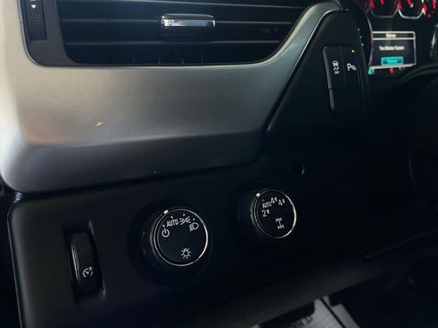 Used 2019 Chevrolet Tahoe 4WD image 25