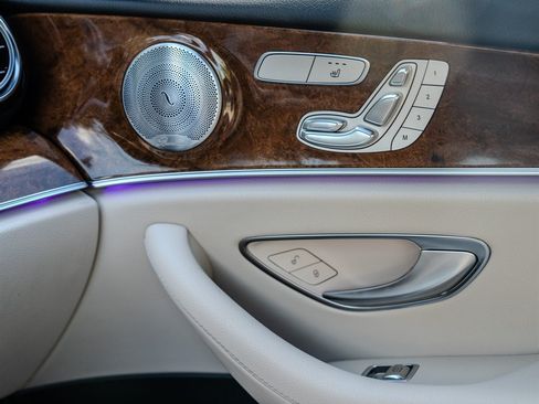 Used 2019 Mercedes-Benz E 300 4MATIC w/ Driver Assistance Package image 24