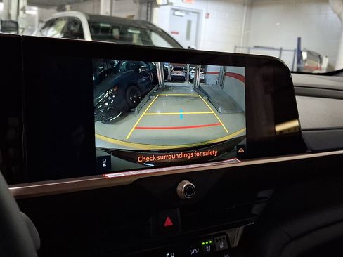 New 2025 Toyota Crown Signia image 12