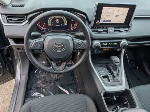 Used 2023 Toyota RAV4 LE image 5