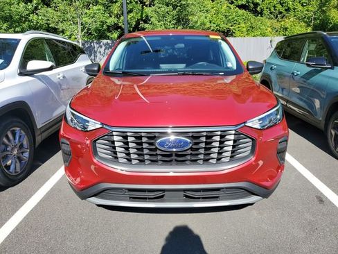 Used 2025 Ford Escape Active w/ Tech Pack #1 FWD image 2